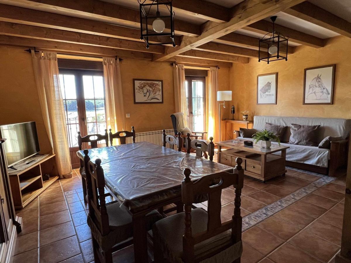 Appartamento La Nava De Gredos Acogedor Piso Con Vistas Navarredonda Esterno foto