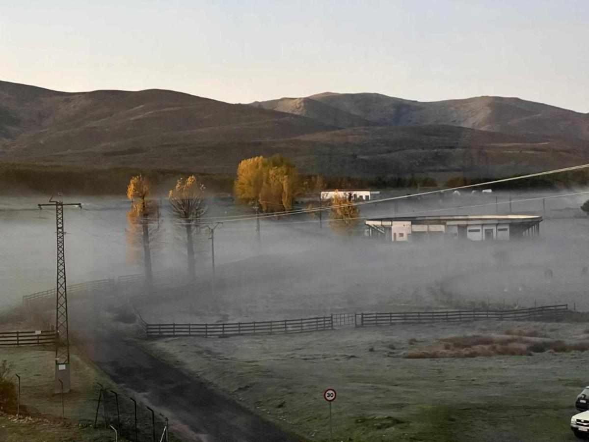 Appartamento La Nava De Gredos Acogedor Piso Con Vistas Navarredonda Esterno foto